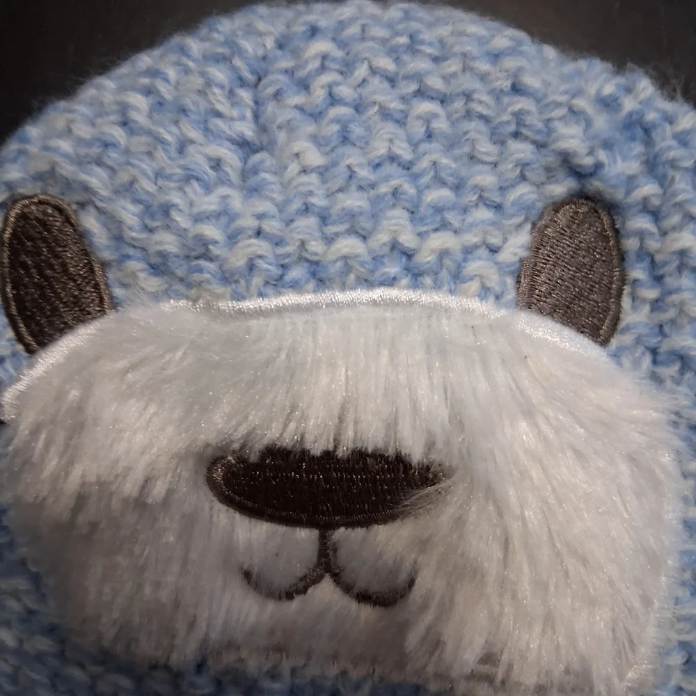 Toby & Me NWOT Polar Bear Hat   Size 12-24 Months